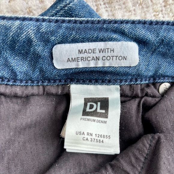 DL1961 Riley Boyfriend Jeans with Relaxed Fit - Picture 13 of 15